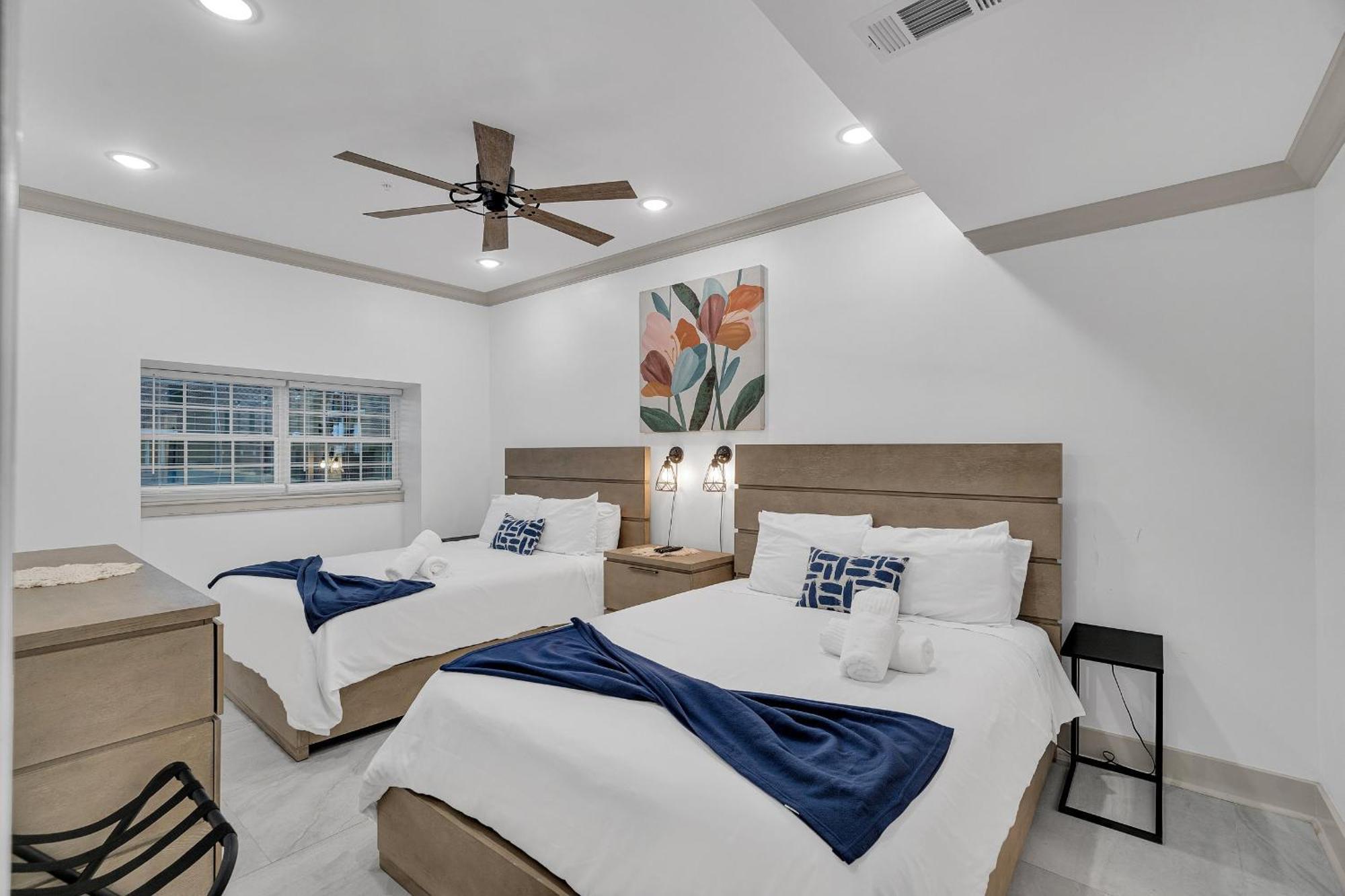 Sleeps 24-spacious Near Fq W Pool * New Orleans