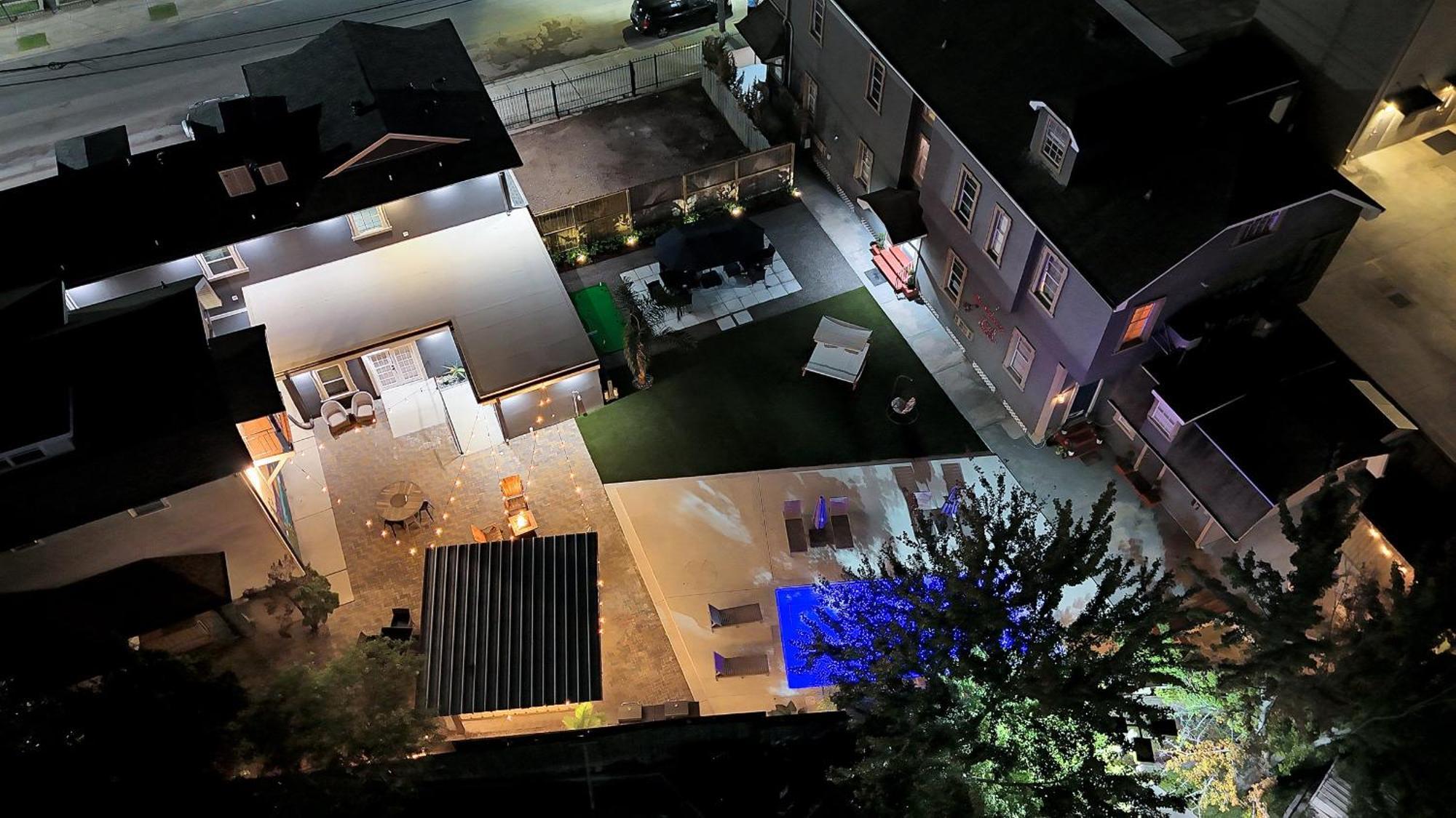 Sleeps 24-spacious Near Fq W Pool Hotel *