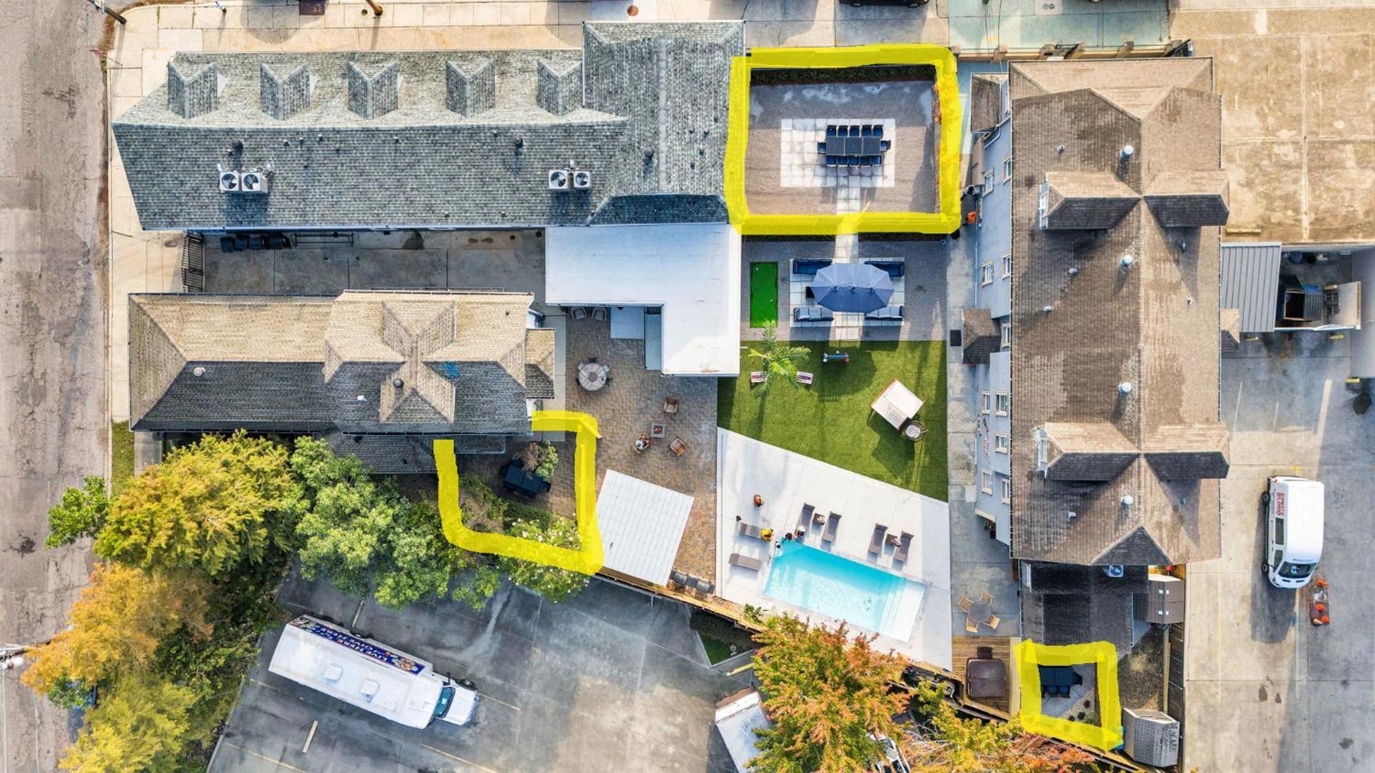 Sleeps 24-spacious Near Fq W Pool Hotel *
