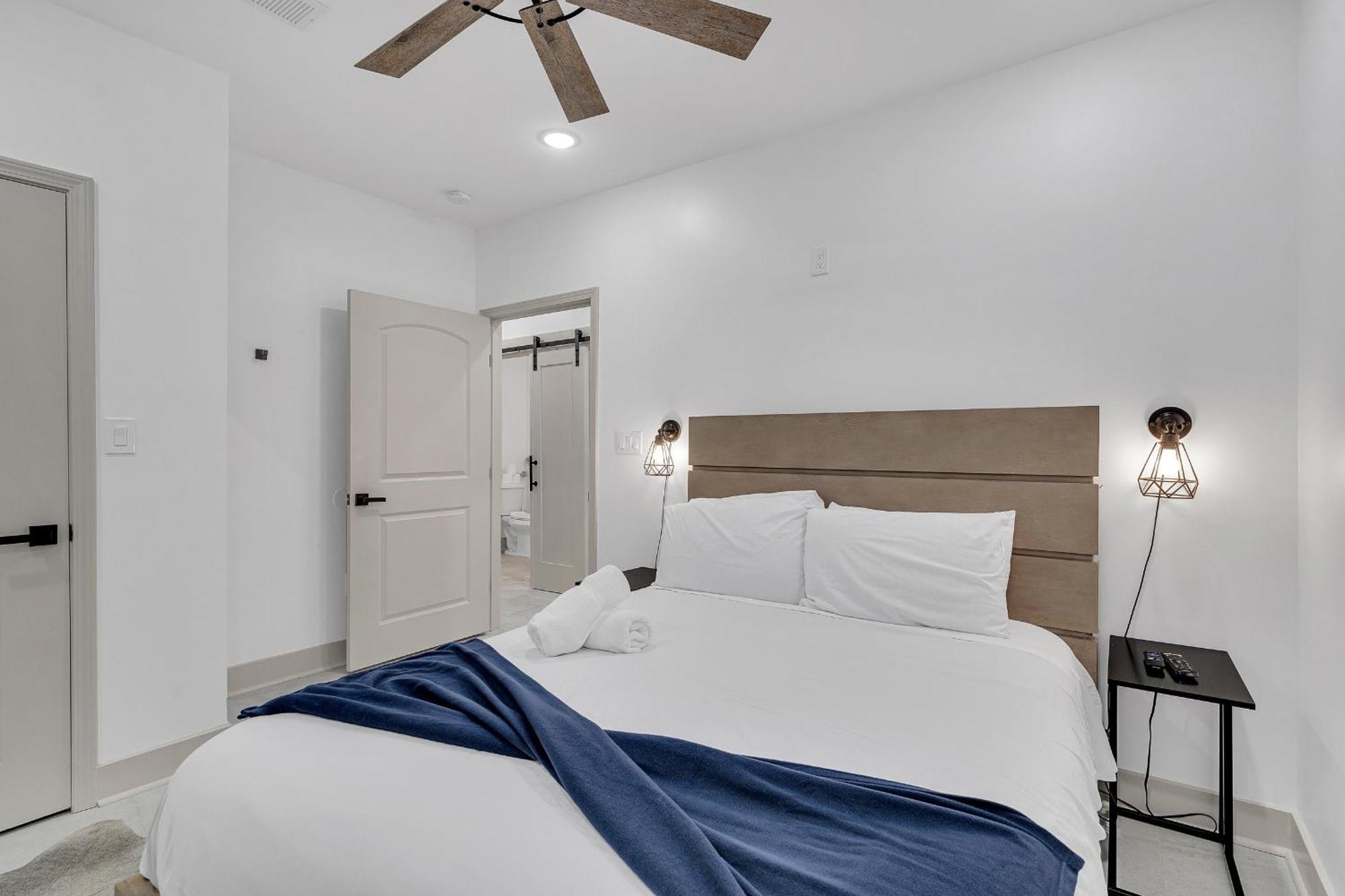 Hotel Sleeps 24-spacious Near Fq W Pool New Orleans